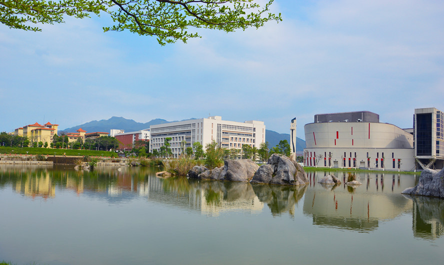 肇庆学院.jpg